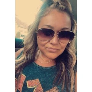 Meet your Posher, Carlie